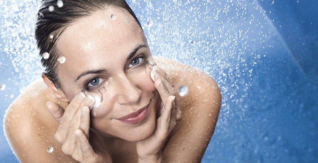 ¿Cómo limpiar la piel de tu rostro a diario?